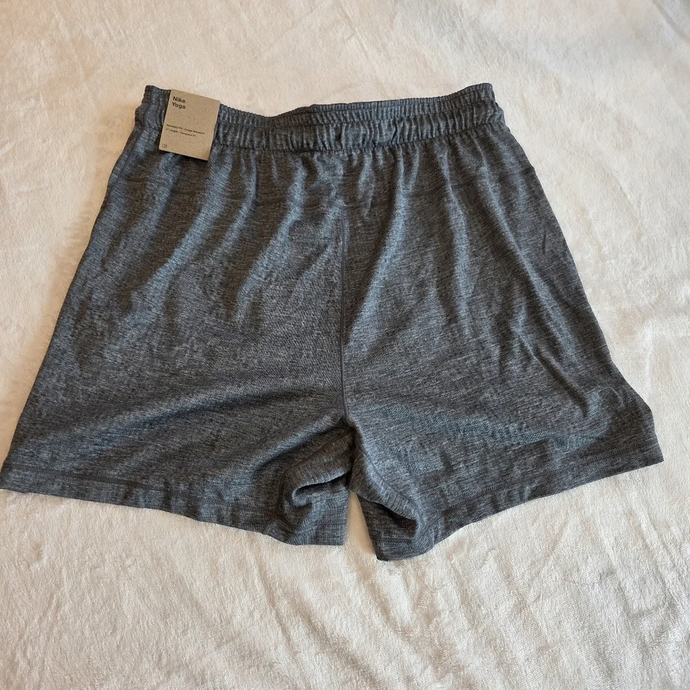 New Nike Men's DRI-FIT Yoga Loose Fit Training Shorts Size Small Gray Women - Picture 8 of 11